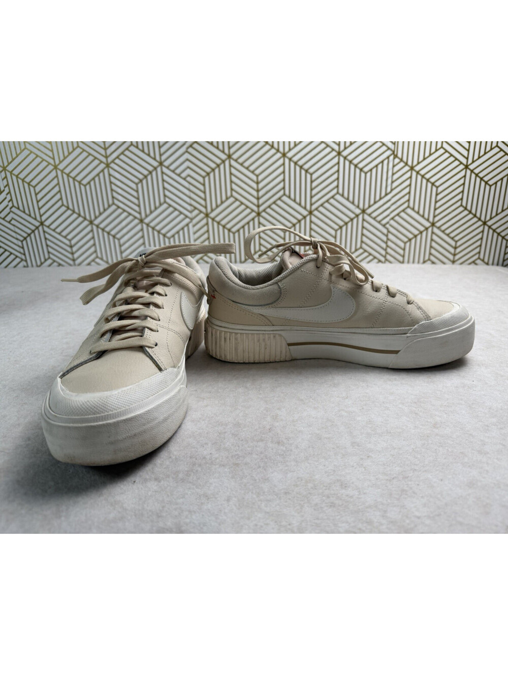 Nike Court Legacy Lift Pearl White Women's Size 9.5 DM7590-200 Platform Sneaker